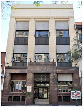 Imagen del frente del 	
    edificio